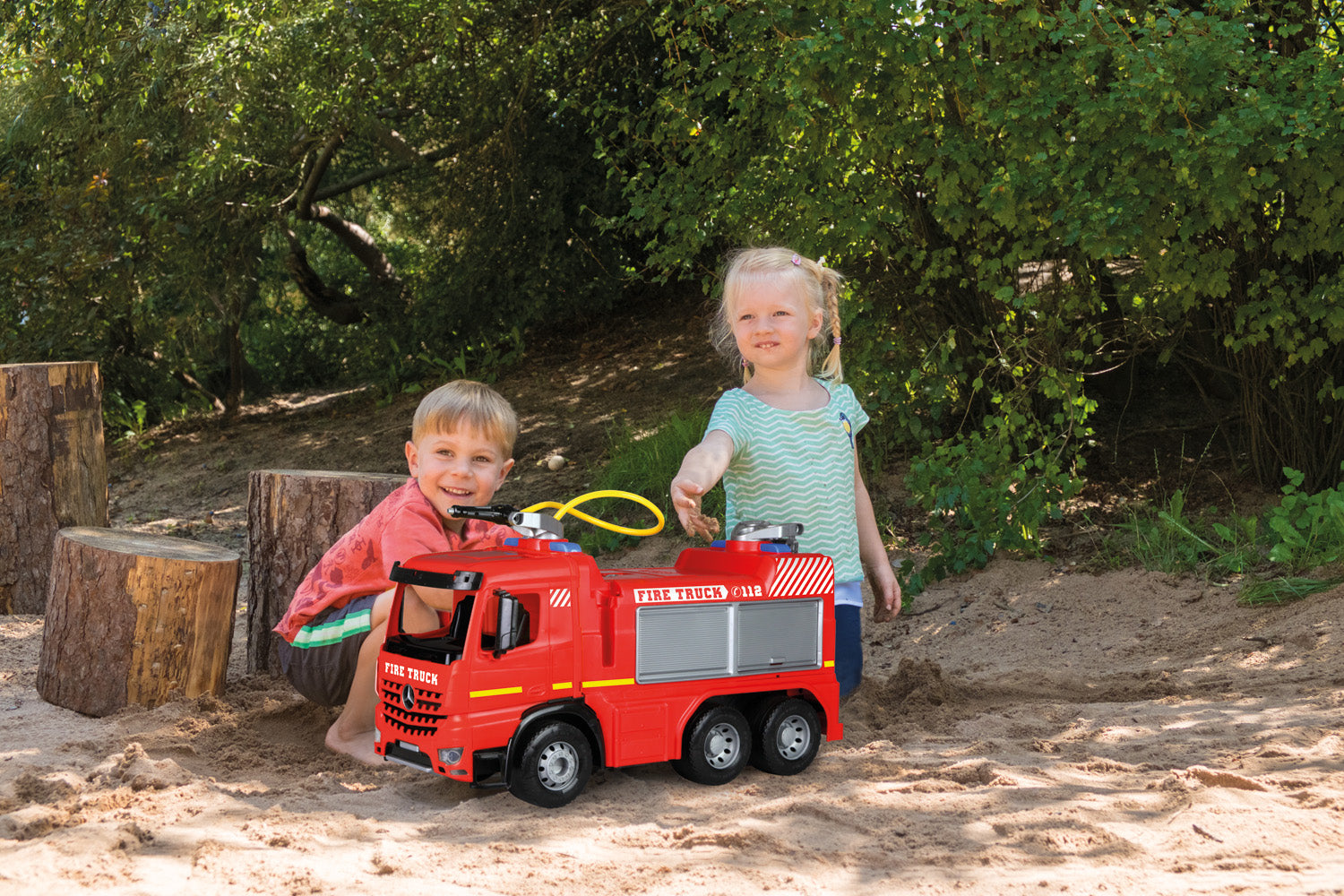 Giant Ride-On Fire Truck Fire Ladder & Real Water Function KsmToys by Lena