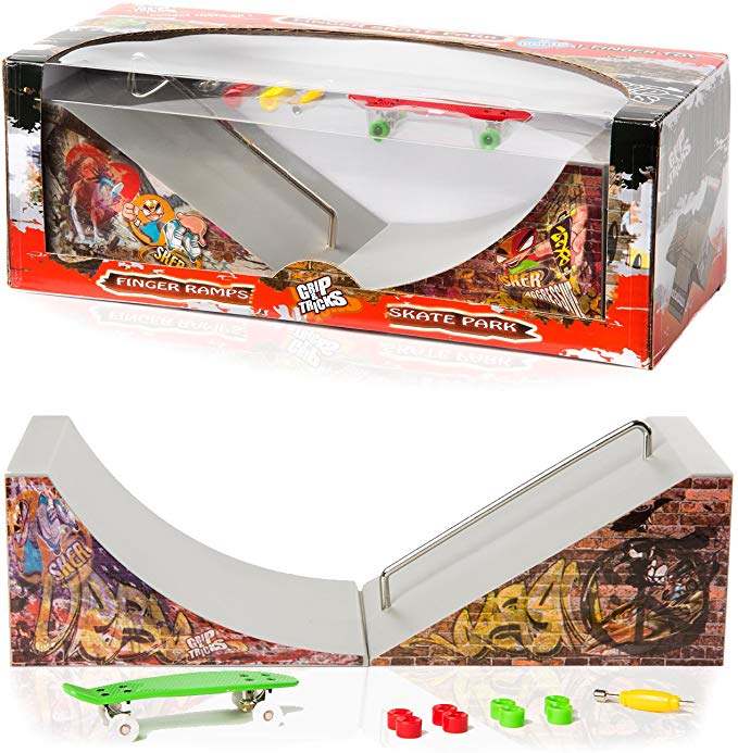 Quarterpipe Skate Park Mini Pro Set with Ramp, Quarterpipe and Skateboard by Grip & Tricks